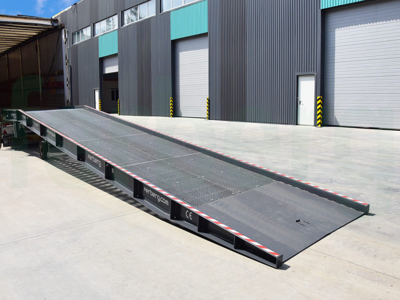 Mobile ramp